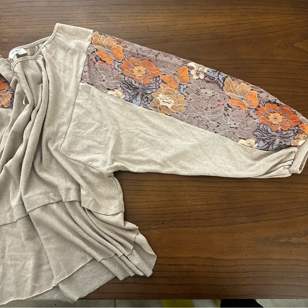 Umgee boho floral lace sleeve top M - Picture 14 of 16